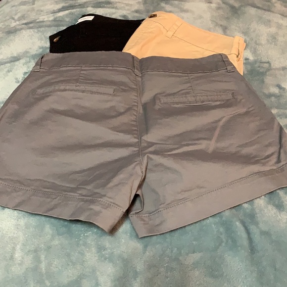 Shorts - Picture 2 of 3